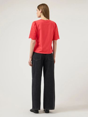Toppar - Yaslex Top W Emb Sleeves – Fiery Red