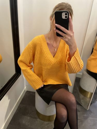 Tröjor/koftor - Fuscia v-neck knit top – orange