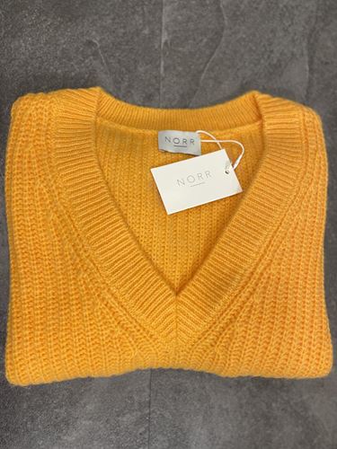 Tröjor/koftor - Fuscia v-neck knit top – orange