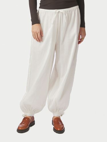 Byxor - Elyse s voile balloon pants – White