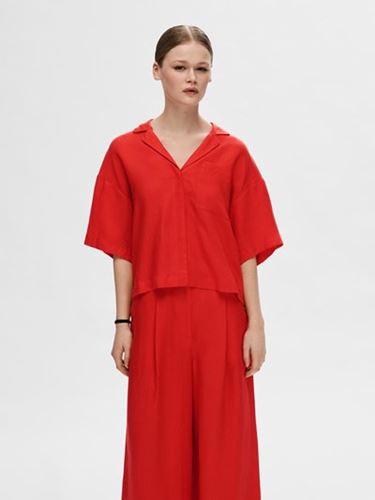 Toppar - Slflyra boxy revers linen shirt – Flame scarlet