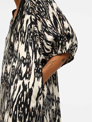 Klänningar/Tunikor - Objfanja loose dress – sandshell/black